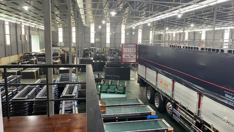 Công tác vận chuyển và nghiệm thu vật liệu nhôm kính tại công trình